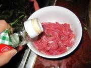 牛肉炒韭苔步骤3