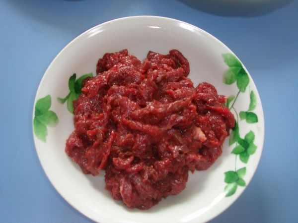 辣椒炒牛肉步骤1