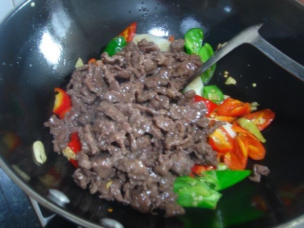 辣椒炒牛肉步骤7