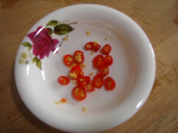 芹菜炒牛肉粒步骤3