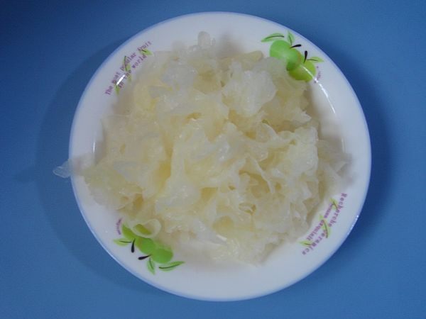 花胶红枣煲银耳步骤2