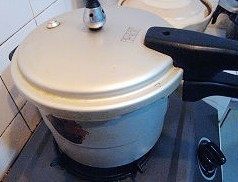 红豆煲排骨步骤5