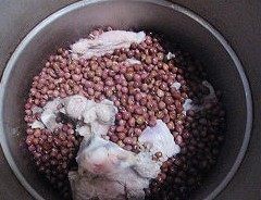 红豆煲排骨步骤3