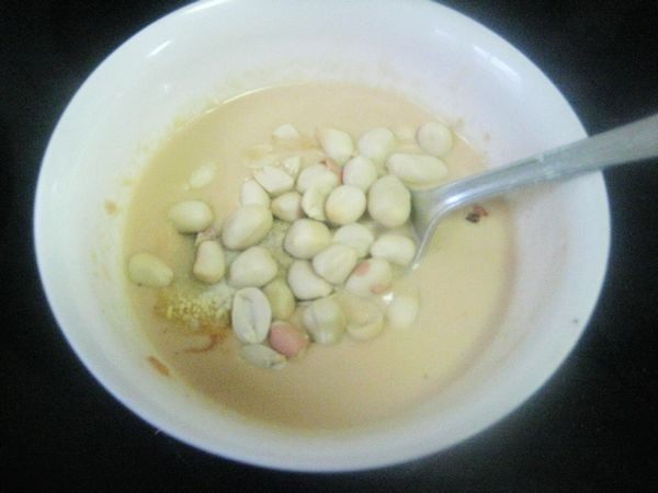 花生仁酱拌菠菜步骤3