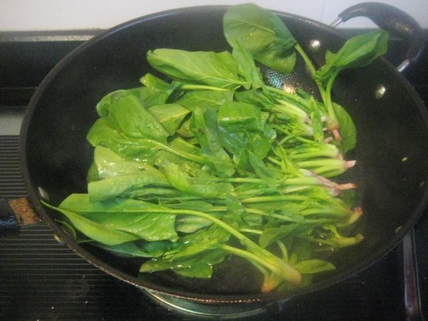花生仁酱拌菠菜步骤4