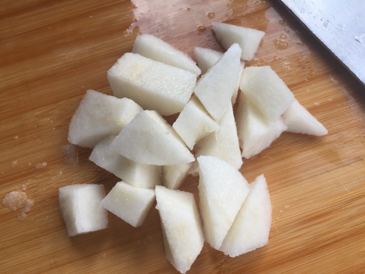姜梨蜜饮步骤1