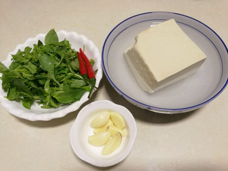 荆芥拌豆腐步骤1