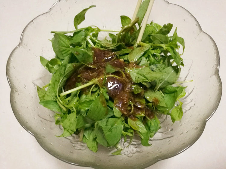 凉拌荆芥步骤5