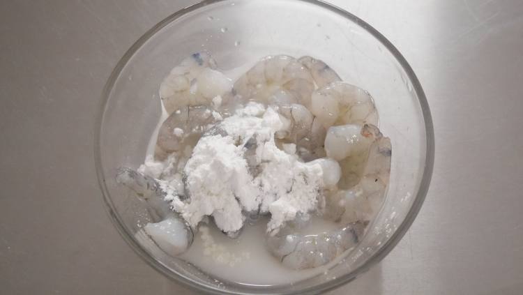 年菜：简单快手－虾仁步骤2