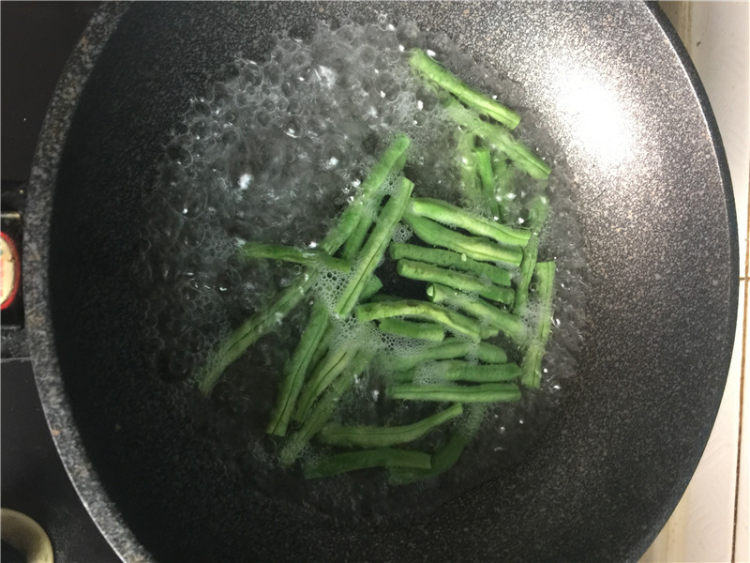 煎烤豆角步骤2