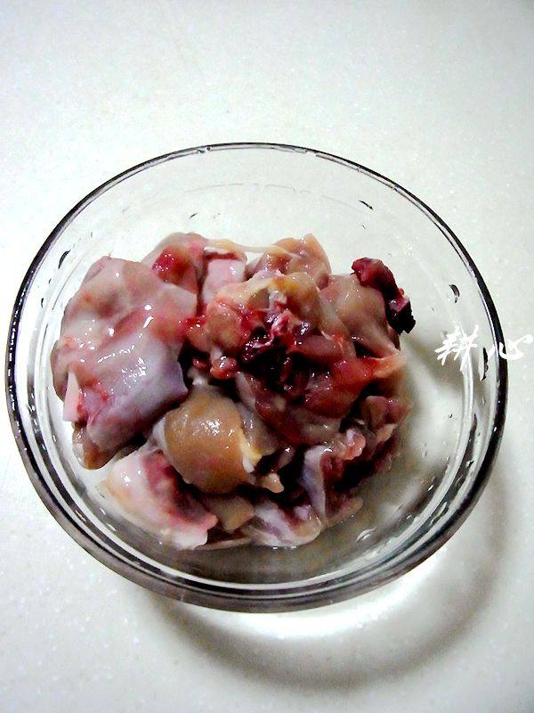 蒜仁海参鸡汤步骤3