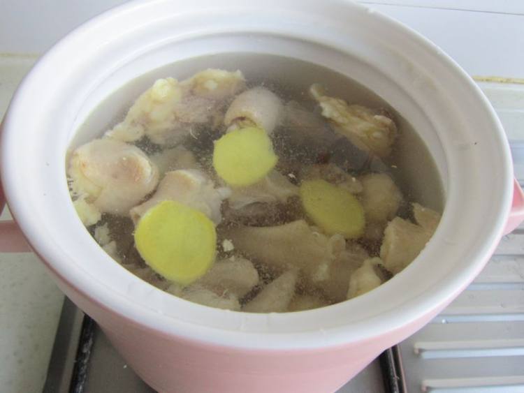 白萝卜炖鸡步骤6