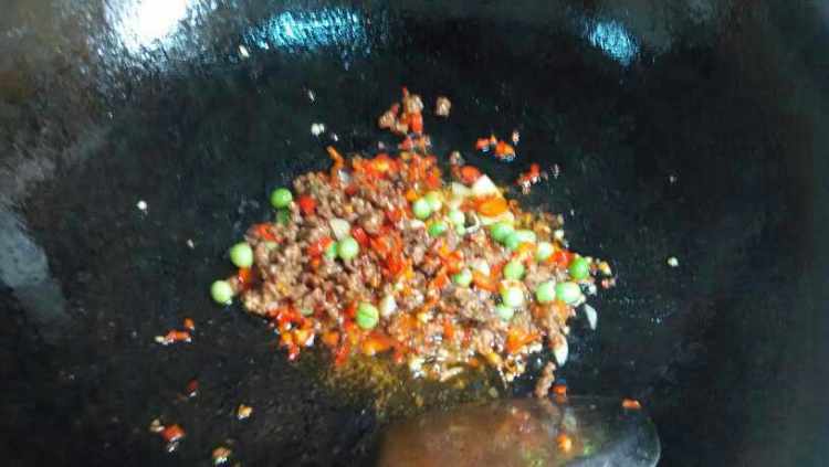 红椒牛肉盖饭步骤7