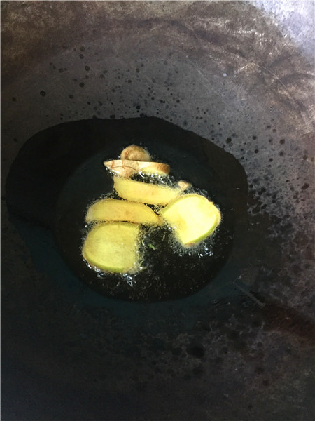 奶香鲫鱼豆腐汤步骤3