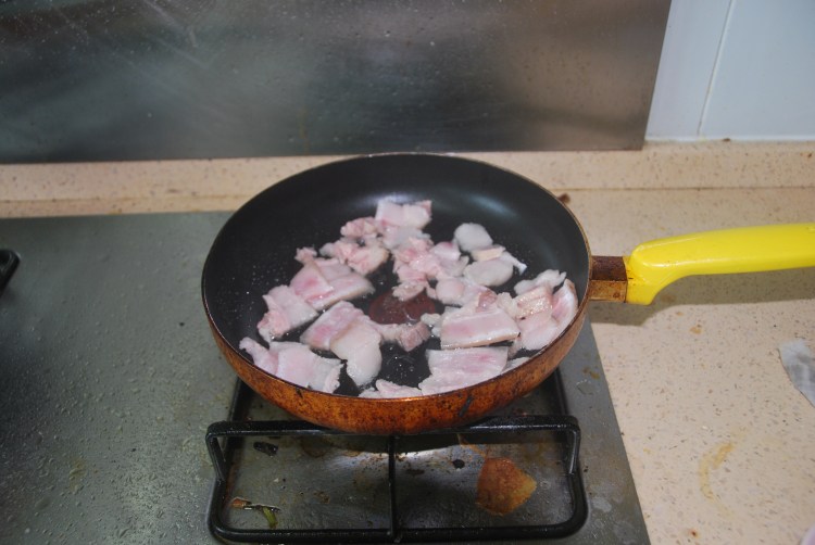 煲五花肉步骤2