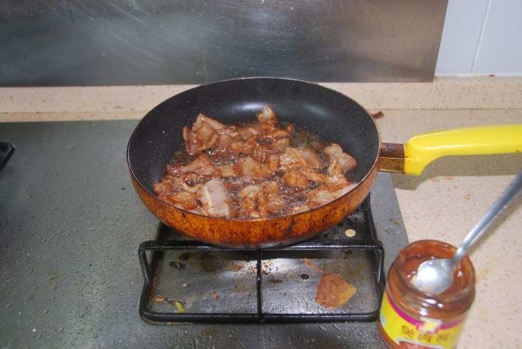 煲五花肉步骤3