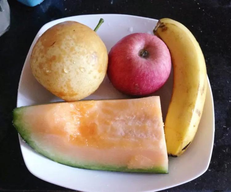 【儿童美食】水果沙拉步骤2