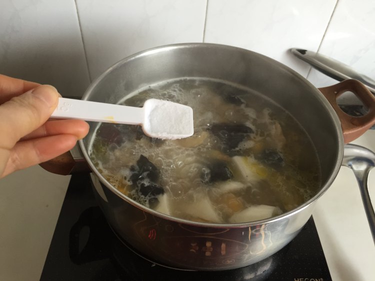 栗子山药鸡汤步骤8