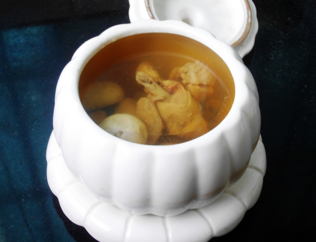 鲜蘑菇炖鸡汤步骤6