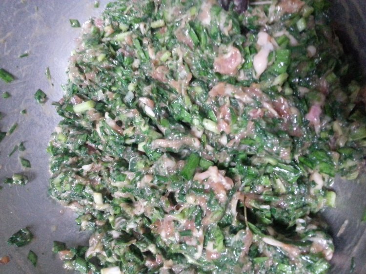 荠菜猪肉馄饨步骤1