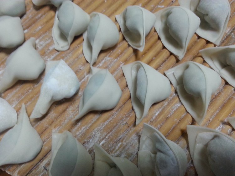 荠菜猪肉馄饨步骤3