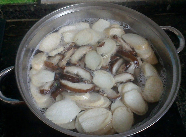 蚝油杏鲍香菇步骤3