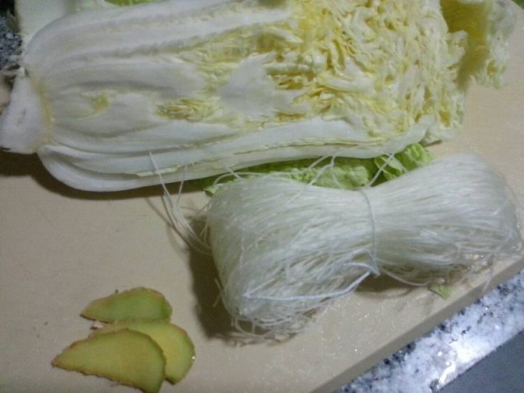 白菜粉丝汤步骤3