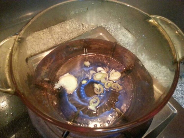 萝卜肉丸汤步骤5