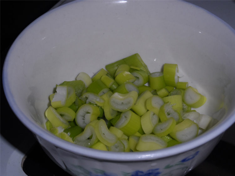 火腿鸡蛋疙瘩汤步骤4