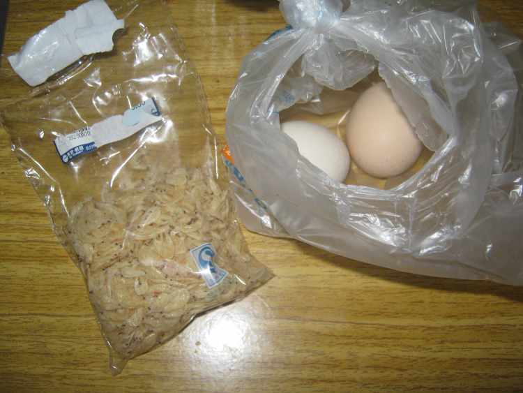 虾皮紫菜汤步骤1