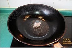 苹果香菇烧鸡翅步骤3