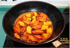 苹果香菇烧鸡翅步骤8