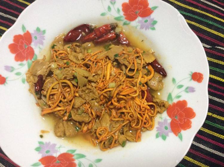 虫草花炒肉步骤9