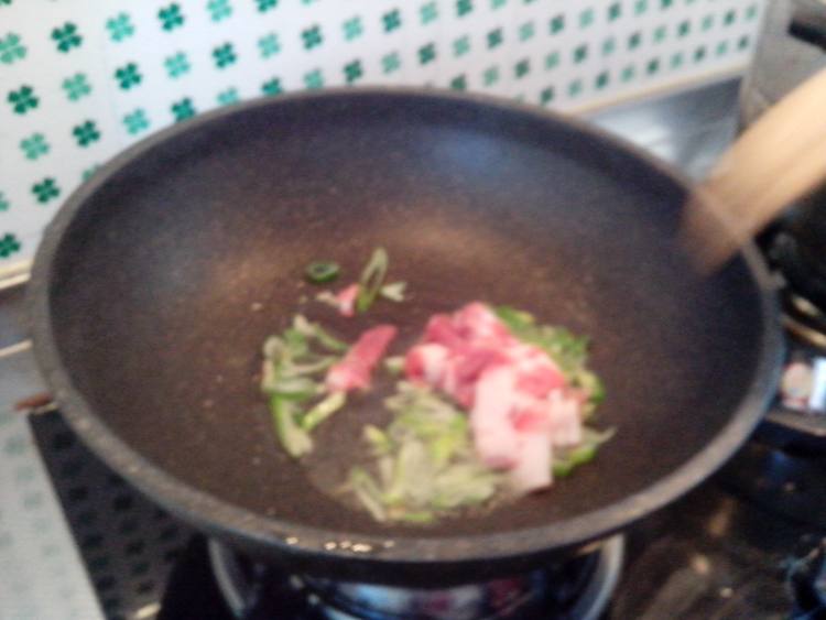 油麦菜炒肉步骤4