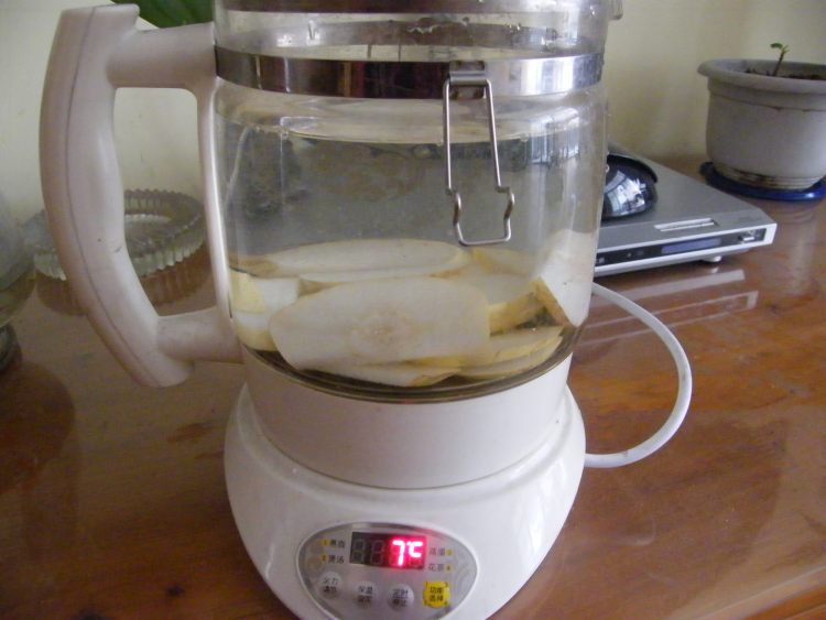 红枣雪梨茶步骤5