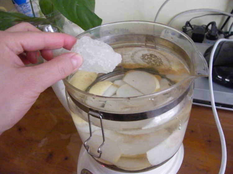 红枣雪梨茶步骤6