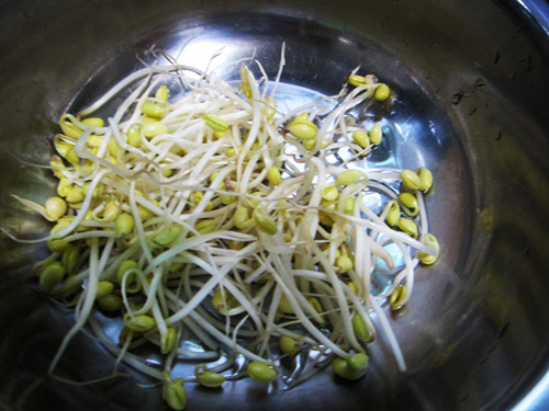 土豆木耳烩麻食步骤6