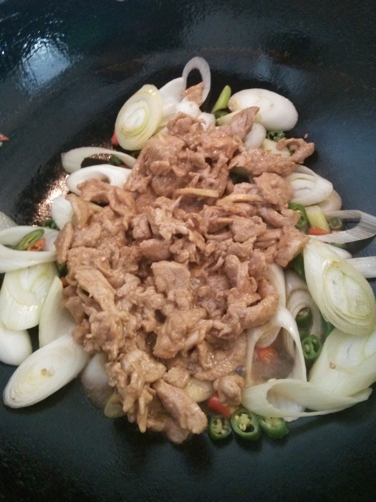 葱爆肉片步骤6