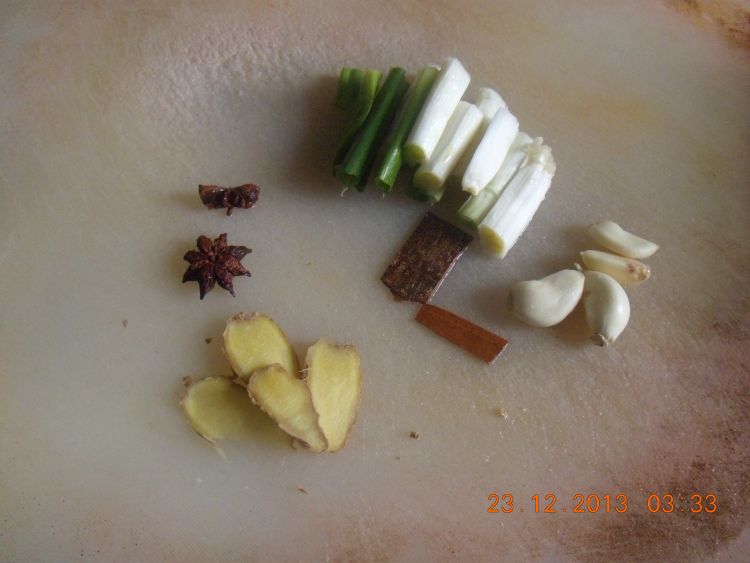 山药香菇烧鸡翅步骤6