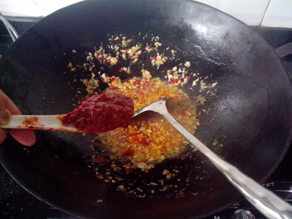 软烧酸菜鲫鱼步骤8