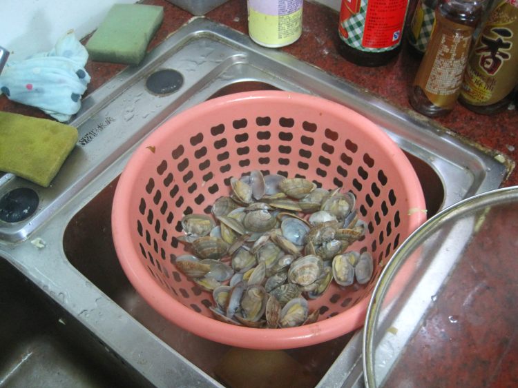 紫苏炒花蛤步骤3