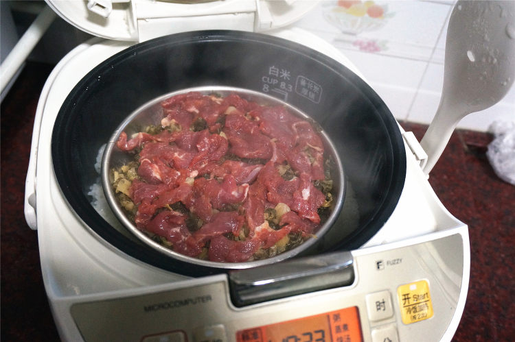 梅菜蒸瘦肉步骤5