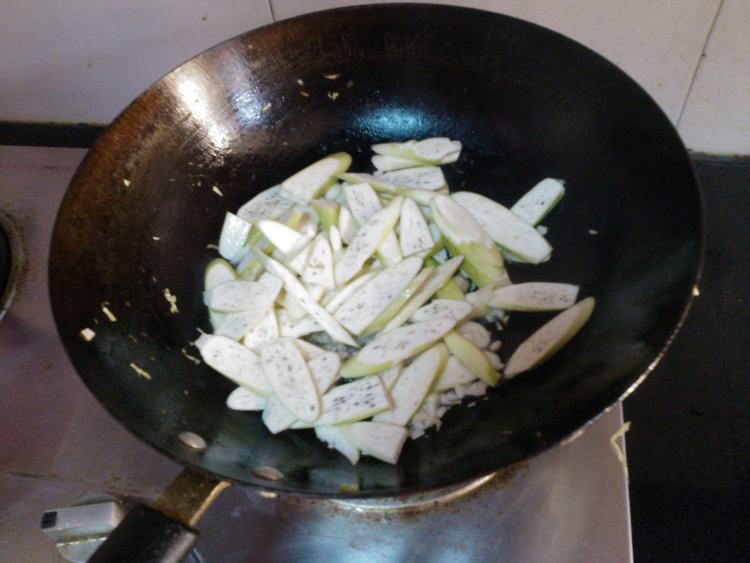 洋葱炒茭白步骤10