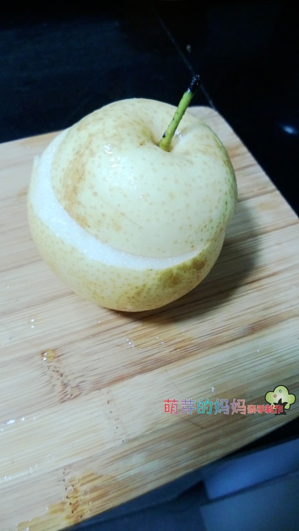 蜂蜜雪梨步骤1