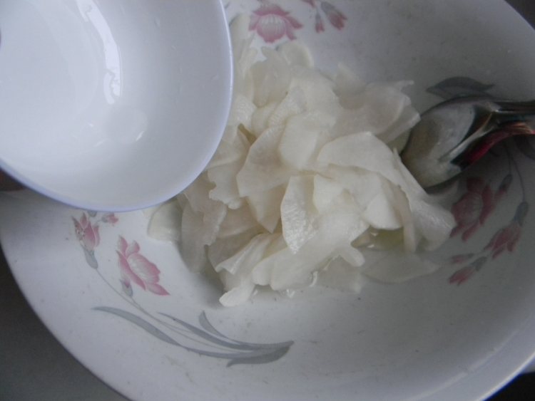 酸辣萝卜片步骤7
