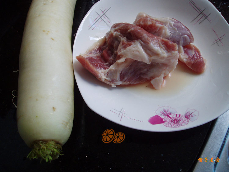 黄豆煲萝卜瘦肉汤步骤2