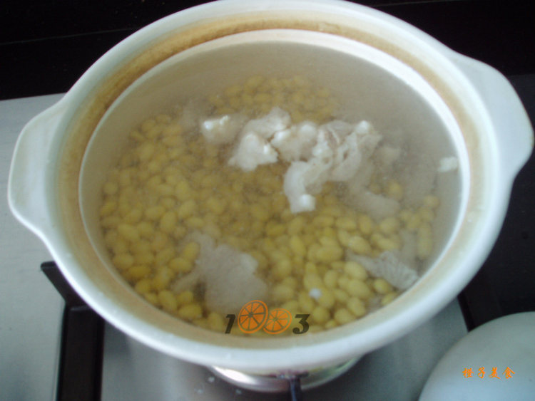 黄豆煲萝卜瘦肉汤步骤6