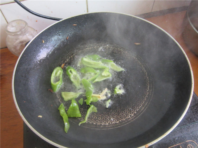 冬瓜炒肉步骤4