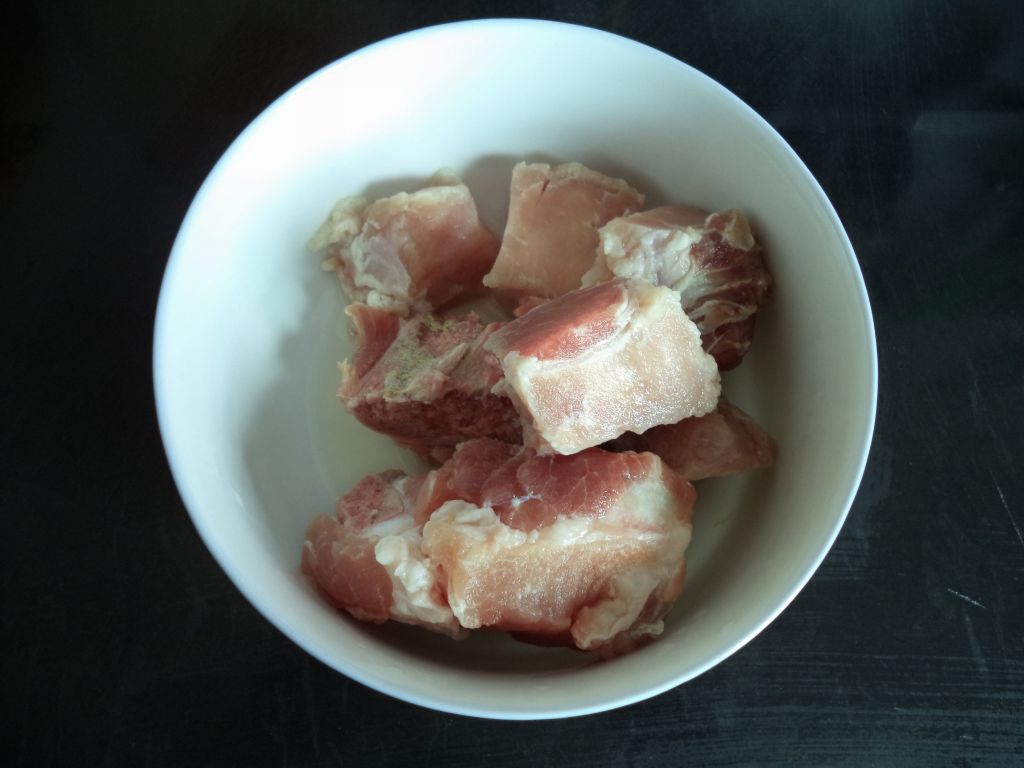 莲藕冬瓜瘦肉汤步骤2