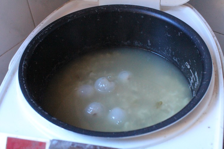 绿豆荔枝粥步骤7